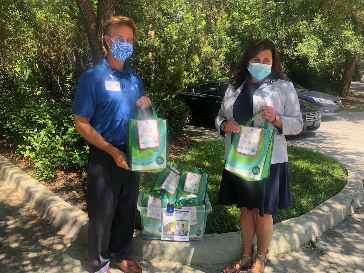 VABluffton's tweet photo. Visiting Angels of Bluffton, Whole Foods, and GHC Hospice sharing snacks &amp; smiles with our Health Care and Senior Service partners. Thank you for all you do!
#Visitingangels #Wholefoods #GHChospice #Coastalcarolinahospital #Bayshore #Canterfield #lifecarecenter #HarborCove https://t.co/qA0IqkMxVw
