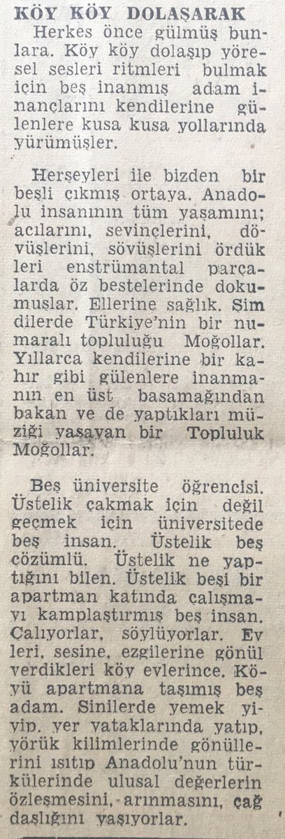 TekinDeniz_'s tweet image. Beş üniversiteli delikanlı bir olup,köyü apartmana taşıdılar. Çağdaş Türk Halk Müziği için kolları sıvadılar. 

Peki kimdir bu #Moğollar? 
Herkes evvelâ gülmüş onlara. Peki sonra?
