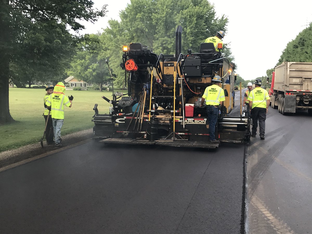 MDOT_Southwest's tweet photo. #MDOT paving is almost complete on M-51 paving between #Dowagiac and #Niles. Construction is on schedule for completion by the end of the week!
https://t.co/zQlywzwakF https://t.co/aHBXecemWb