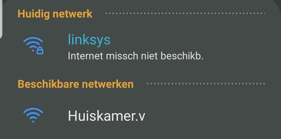 _San_77's tweet photo. Goedemiddag @Caiway. Zo'n 2x p.d word onze linksys verbinding verbroken (geen WiFi dus) als huiskamer.v in beeld verschijnt die niet van ons is. Idee hoe dat kan? https://t.co/io7ZXCATAd