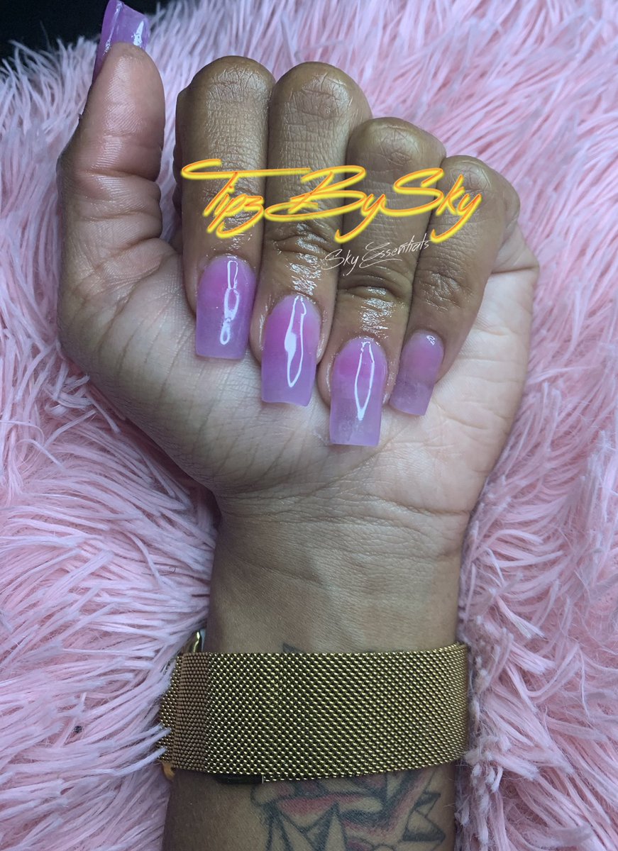Shametriaaaaaa's tweet photo. Wet 💜💧 

Acrylic Powder from .... @skyessentials_ 

#glowinthedark #fullset #nails #purple  #acrylicnails #acrylicpowder  #booknow #explorepage #skyessentials #acrylicpowder #wet #tipzbysky https://t.co/sMVS8cHaw0