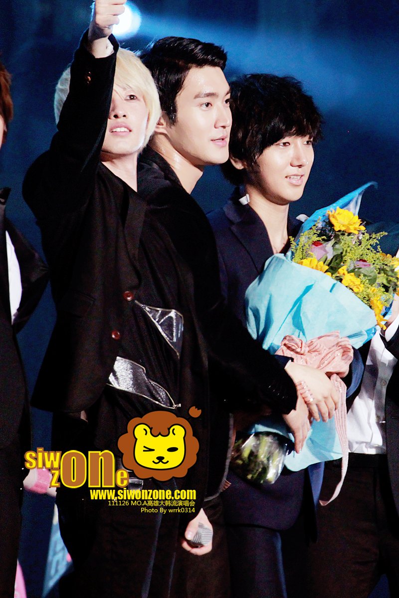 If jongwoon want sunflower he will get the sunflowers 
