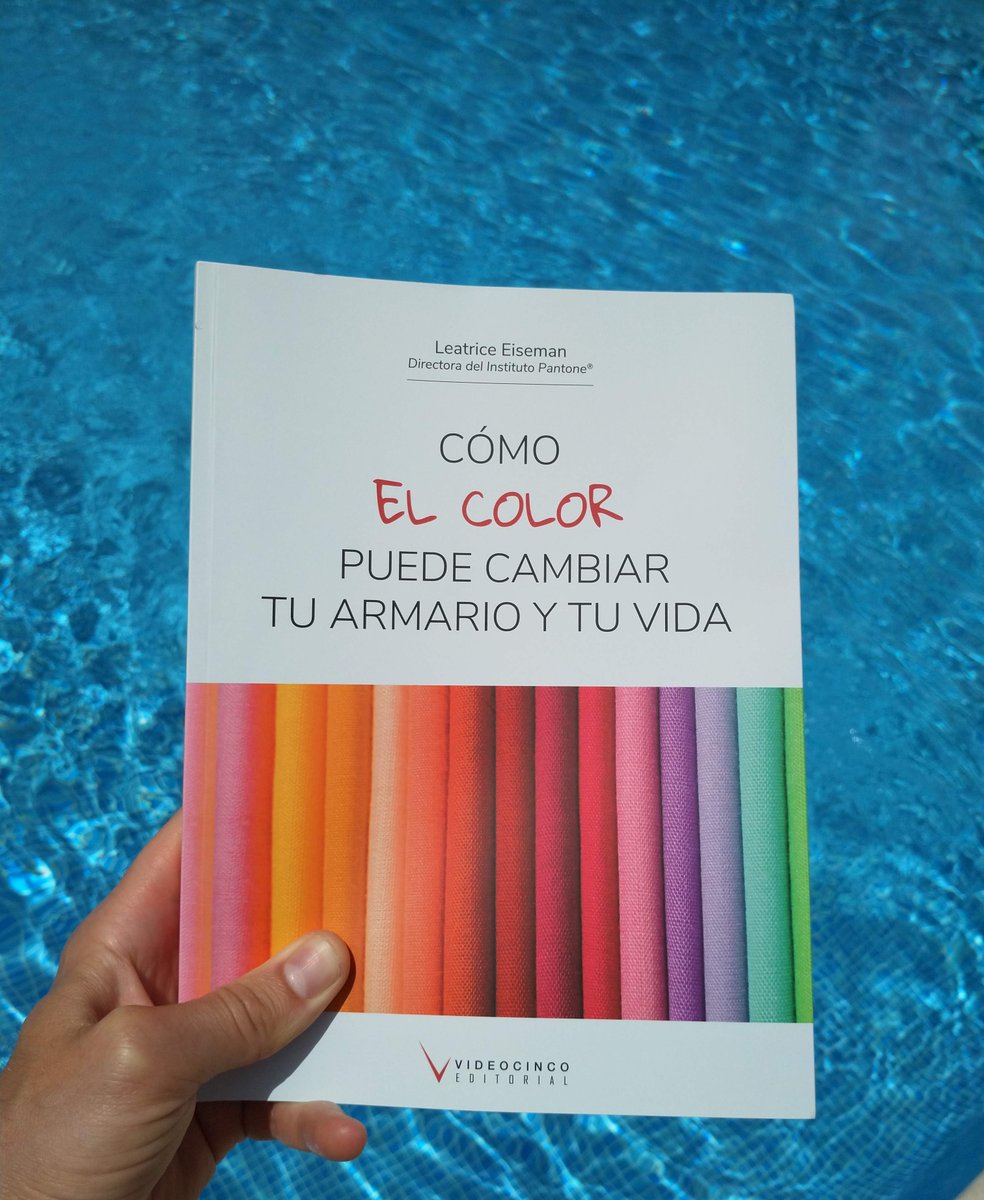 videocinco's tweet photo. A la piscina, a la playa...Llévate este bestseller internacional de vacaciones y disfrutarás como nunca, mientras cambias tu vida a través de los colores. ¡Imprescindible! Pedidos en el 91 542 93 52. Online➡️ https://t.co/EzKfhFPtZ3

#color #leatriceeiseman #moda #armario https://t.co/twgGIoefkO