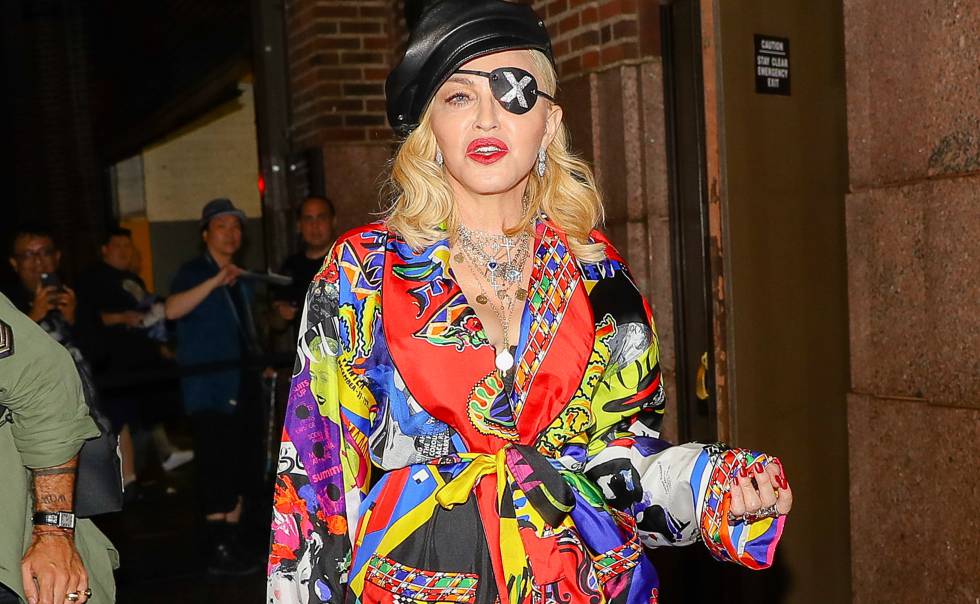 playdeejaytv's tweet photo. #PlaydeejayNews - Martes 21.07.2020 
#Madonna recibió una multa de u$s 1 millón del gobierno ruso por un discurso de derechos LGBTQ +
Ver más en: https://t.co/OaUzDUsWwD https://t.co/A6Xyy46yuK