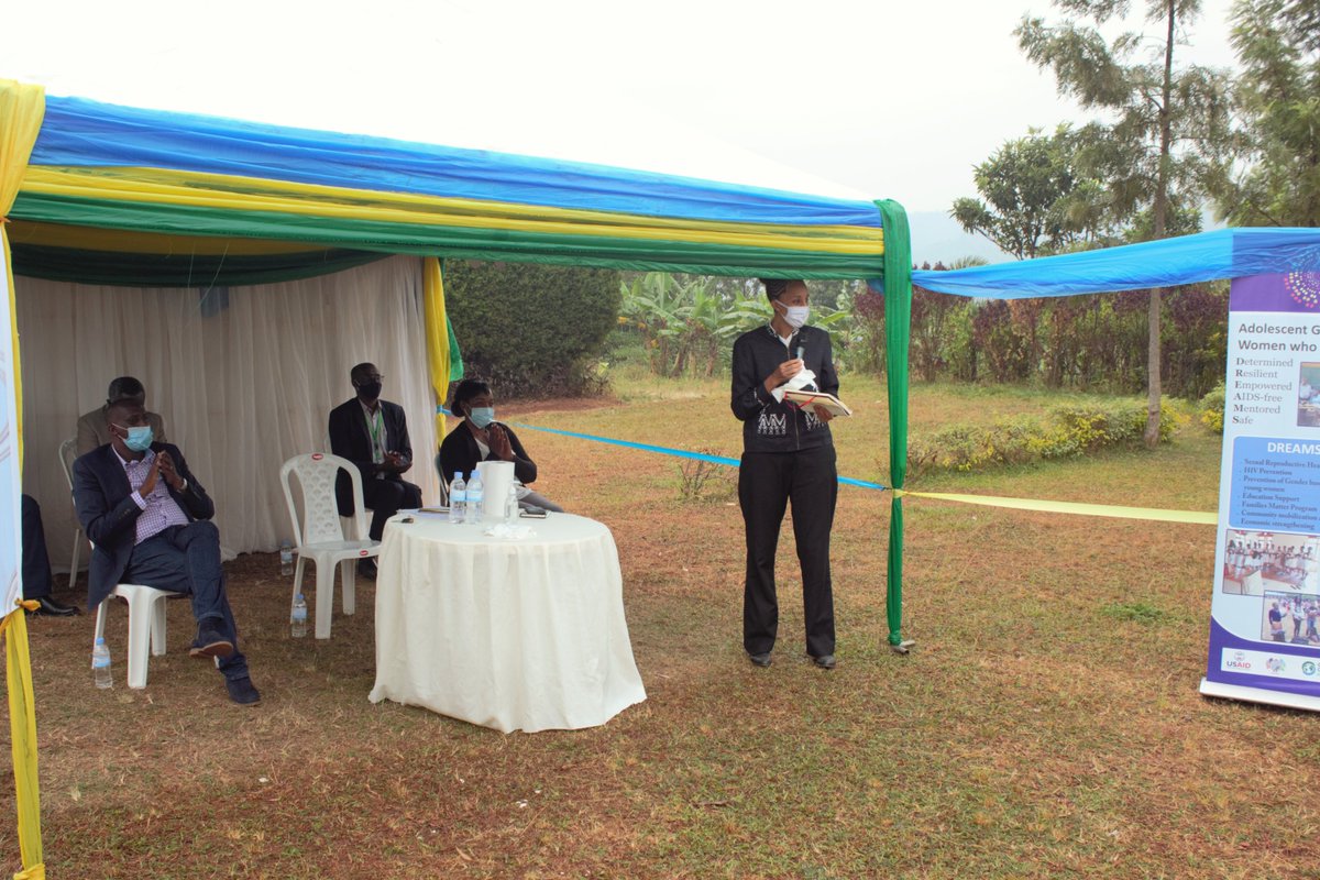 GCommunitiesRw's tweet photo. @GCommunitiesRw and its Rwanda Partner Organizations distributed materials to beneficiaries and public entities. USAID Twiyubake anticipates that this support will ease the  sustainability of positive behaviors even after the program phase-out @aeerwanda @Duhamic1 @ECD_Rwanda https://t.co/3RmddEoEK8