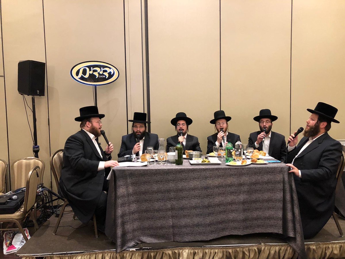 Bar Mitzvah in Monsey • Moshe Glick on sound 
•
•
#Yedidim #Yedidimchoir #Yedidimfans #Awesomeperformance #Acappella#jewishmusic #vocals #amazingsound #yiddishmusic #barmitzvah #summer #mazeltov