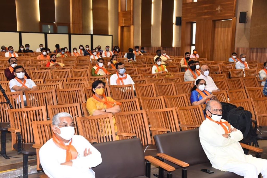vijayrupanibjp's tweet photo. પ્રદેશ કાર્યાલય શ્રી કમલમ્ ખાતે નવનિયુક્ત પ્રદેશ અધ્યક્ષ શ્રી @CRPaatil જી નો પદગ્રહણ સમારોહ યોજાયો હતો. નવનિયુક્ત પ્રદેશ અધ્યક્ષ શ્રી @CRPaatil જી ને ખુબ ખુબ અભિનંદન પાઠવું છું. https://t.co/9vyiO7qIWS