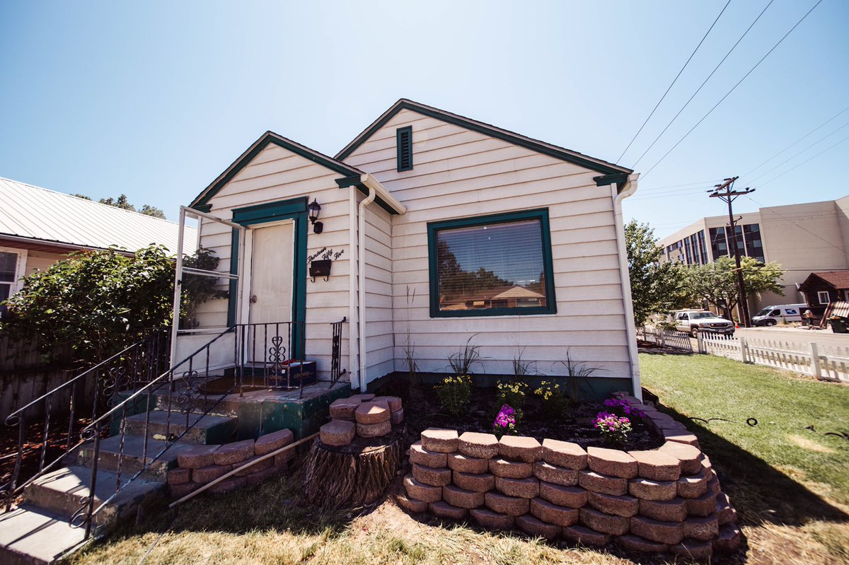 M1Dnight13's tweet photo. This house is hitting the market TODAY! DM me for a showing! 

*COMMENT, RETWEET, TAG* https://t.co/khfSQTfcrg