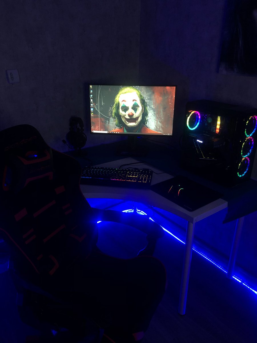 Albloushiii34's tweet image. لان اخوي الصغير ستاهل 😍