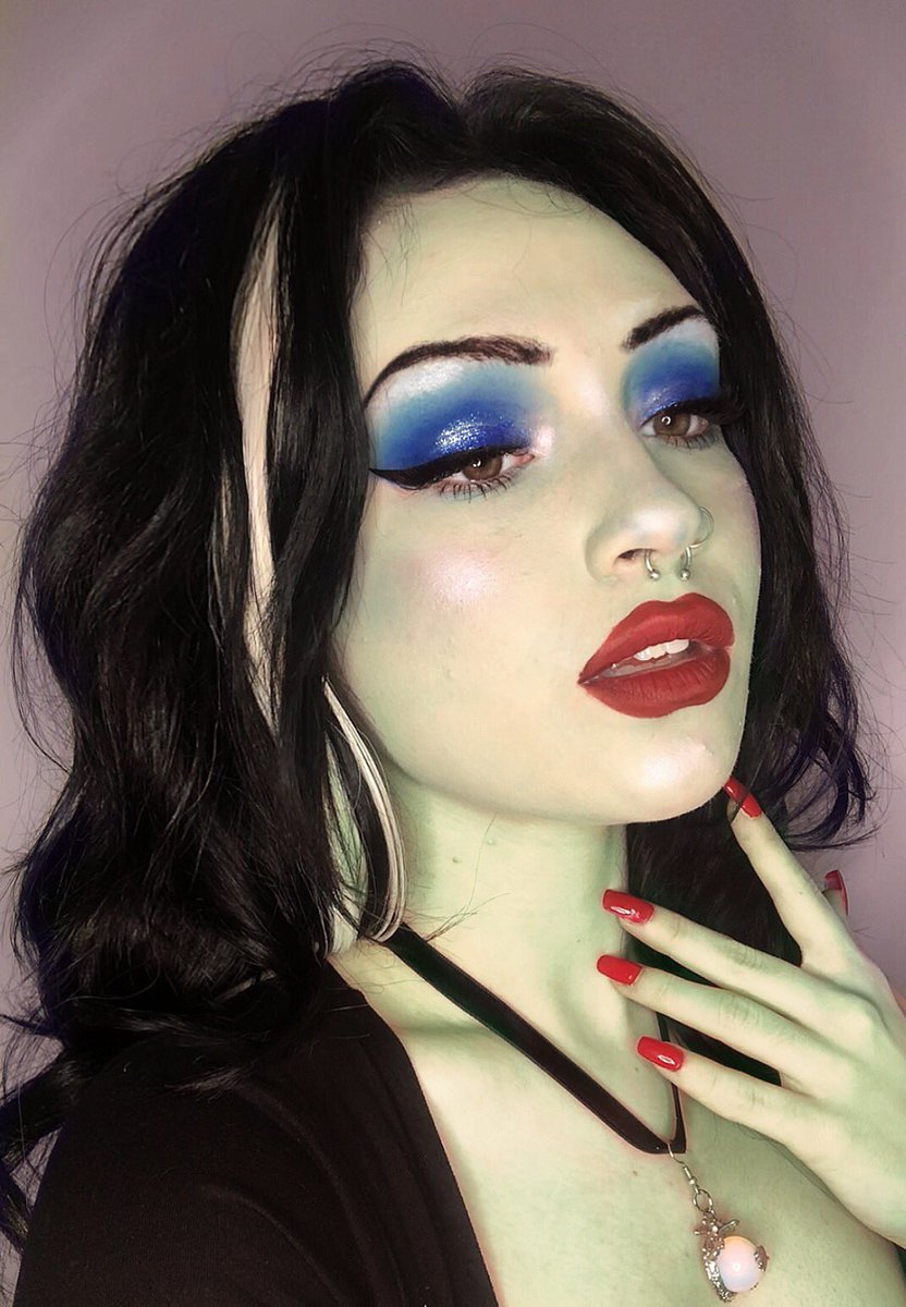 EmilyBardwell5's tweet photo. 🕸Lily Munster🕸 https://t.co/MLt5nVl7Yo