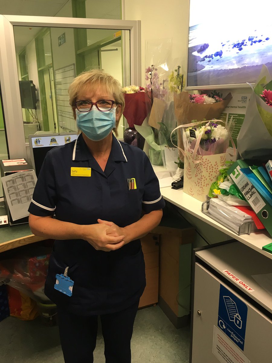After 40yrs of NHS service most of which has been with <a href="/IOWNHS/">Isle of Wight NHS Trust</a> we said goodbye and happy retirement to Sister Sally Cleary 😀