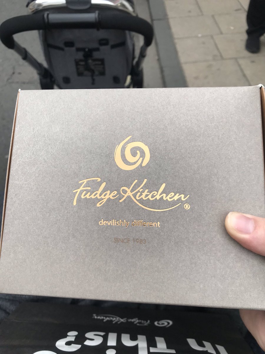 geelouise92's tweet photo. Best place In York 😍 @fudgekitchen 
#york #fudgekitchen https://t.co/6Th6Gx4XlX