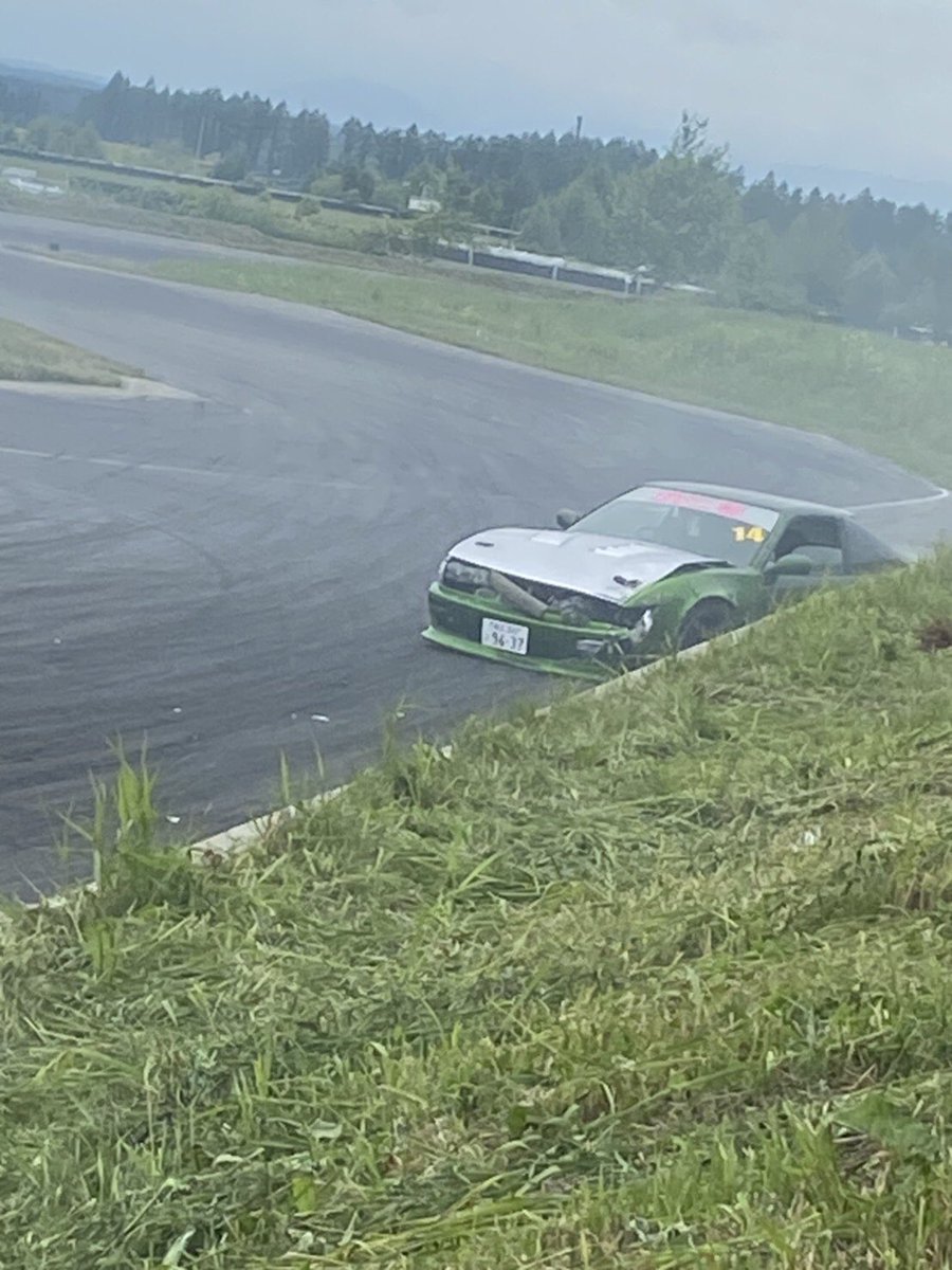 damdam6221's tweet photo. YDD（安田ドリフト同好会）ち〜むれたすとは

ドリフト、グリップ両面でゆる〜くエンジョイする同好会です。
無理をせず、車を壊さず楽しむことをモットーにしてる集団です🤗

チームカラーはなぜか緑
誰が始めたのか言い出したのかわからないけど（知ってる。）緑🍵 https://t.co/VvSkuTQlRF