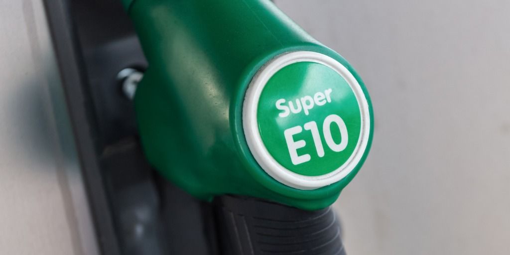 EthanolEurope's tweet photo. The biggest climate progress made to date is through biofuels: switching from E5 to #E10 can cut down GHG-emissions by 3-4% immediately. 
👉 https://t.co/RIy8xXQNVd https://t.co/UZo6dnGwdD