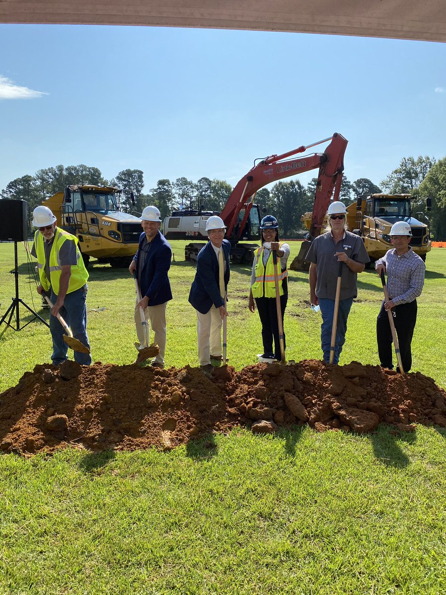 MetconConstruct's tweet photo. Celebrating a Groundbreaking today for Erwin Elementary School in Erwin, NC. #harnettcountyschools #metconprojects #groundbreaking Congratulations Erwin community. @SfLaArchitects https://t.co/64FJbGpFAr