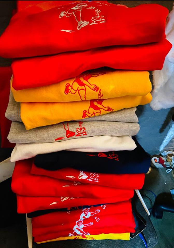 Diegochuene's tweet photo. Hit a like if you want this sweater  #Day117OfLockdown
#gwedemantashe #GomoraMzanzi
#NdloziJoinsDA #SkeemSaam #TheQueenMzansi https://t.co/4yOYAncFVI