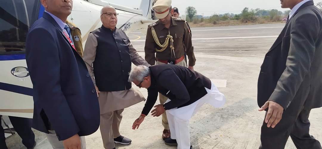 Janardan_BJP's tweet photo. अटल जी के साक्षात विरासत जिन्हें देखकर अटल जी की छाया का एहसास होता था।आदर्श राजनेता और मध्यप्रदेश के राज्यपाल बनने के बाद जिनका स्नेह मुझे मिलता रहा,ऐसे दिव्यआत्मा श्री #LaljiTandon के चरणों मेअश्रुपूरित श्रद्धांजलि @narendramodi @blsanthosh @JPNadda @ChouhanShivraj @vdsharmabjp https://t.co/8jDsP6fOCx