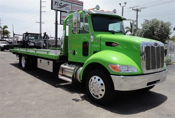 semitrucks's tweet photo. WOW! We'd definitely travel to Pompono, #Florida to buy one of these #TowTrucks from TLC Truck & Equipment! Check them all out online and pick your favorite one!
https://t.co/g3zdFE0jde
#TruckertoTrucker #TLCTruckEquipment #TowTrucks #TowTruckDrivers #TowLife #TowingRecovery https://t.co/3OVrWvZRTQ