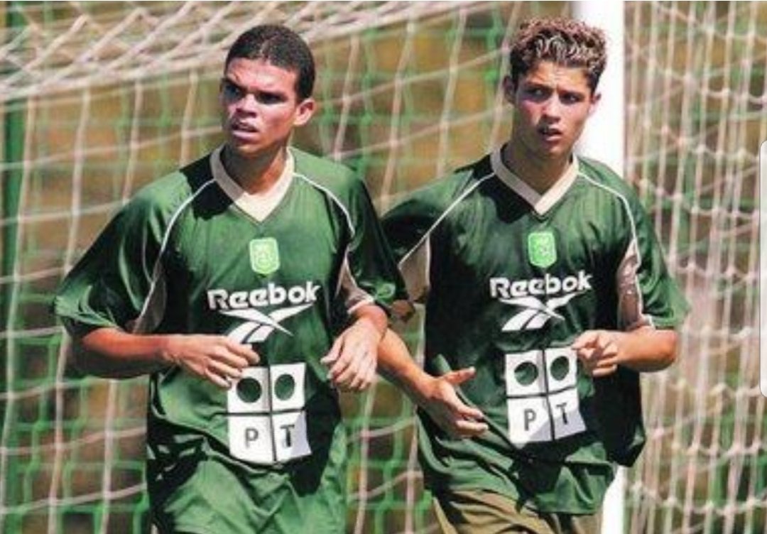 Détecté par le centre de formation, il intègre le Sporting en 2002 aux côtés de Pepe, son futur coéquipier au Real, et c'est là que démarre la légende...