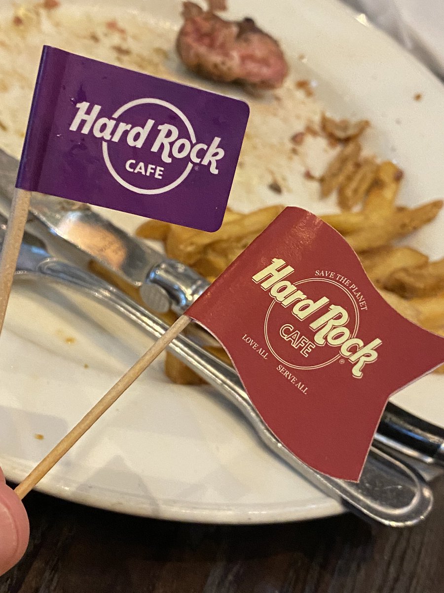 BazzwellsPhoto's tweet photo. A great meal, thank you @HardRock you should be proud of you team, such a clean place @HardRockCafeMCR https://t.co/xzjSWRHDE1
