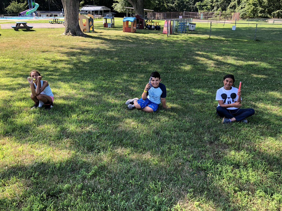 LastellaStacey's tweet photo. Still keeping it cool 😎 💦 @FHFYMCA Camp #watergames #popsicletime #extraswim 🏊 🥽 https://t.co/9yF8TOrI7i