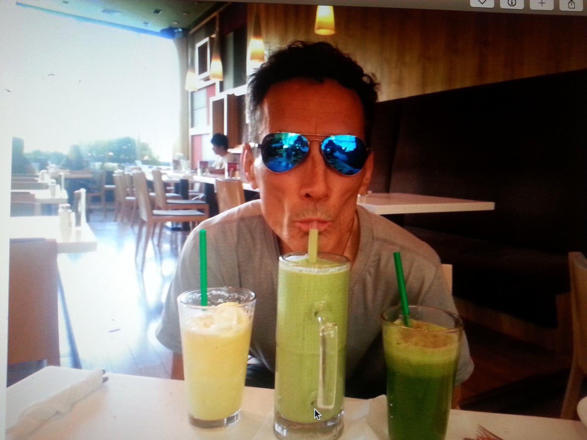 drumminghealth's tweet image. Tis’ the season 🍍🌴🍹 #smoothies #summervibes #fruitydrinks #tuesday #sunglasses #funinthesun #goodmorning