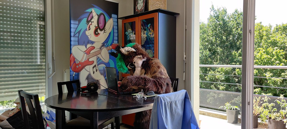 J'ai un drôle de lynx qui squatte chez moi <a href="/GuepardPerdu/">Le_guépard_perdu</a>