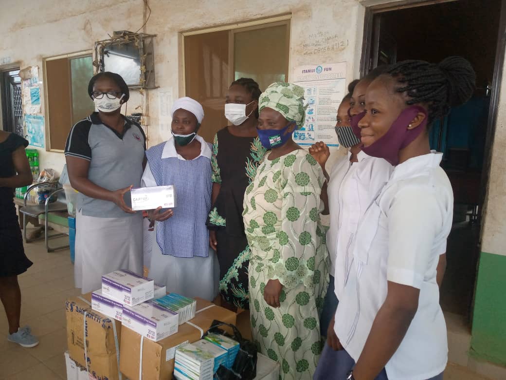 thepossiblepro's tweet photo. Today, Our #HealthForAll campaign was held at Shimawa Primary Health Centre, Shimawa, Ogun state, Nigeria, to donate medication and also remind them that they are not alone. For us, #UHC is achievable. #LifeIsPossible #SDG3  @jidejinadu @hon_page @WHONigeria https://t.co/hshUJhJ06x
