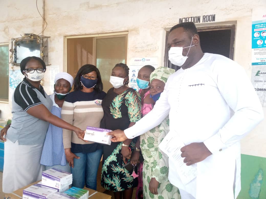 thepossiblepro's tweet photo. Today, Our #HealthForAll campaign was held at Shimawa Primary Health Centre, Shimawa, Ogun state, Nigeria, to donate medication and also remind them that they are not alone. For us, #UHC is achievable. #LifeIsPossible #SDG3  @jidejinadu @hon_page @WHONigeria https://t.co/hshUJhJ06x