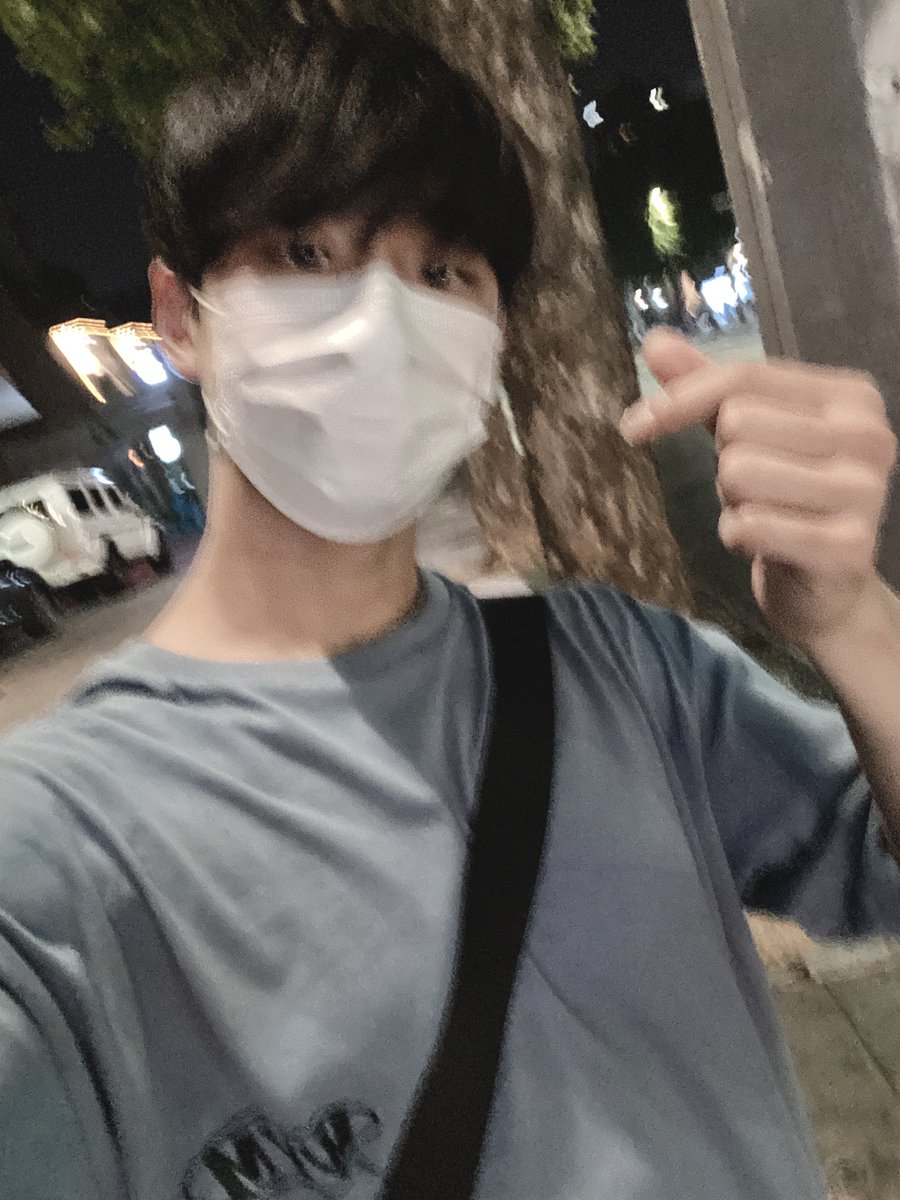 CUBE_PTG's tweet photo. [#홍석] (흔들) https://t.co/UflDCUIupp