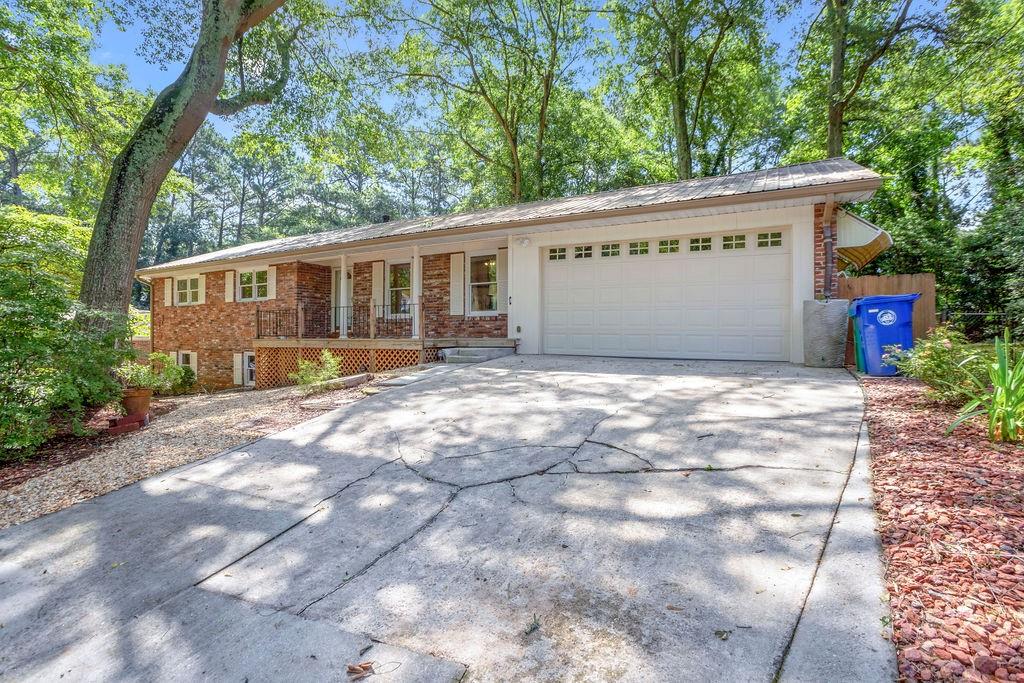 HNRAtlPerimeter's tweet photo. Gorgeous &amp; Immaculate 4-Sided Brick Ranch in Quiet Subdivision!! Income Potential Galore with Basement Apartment/In-Law Suite/Possible Quarantine Quarters that features Separate Exterior Entry, Kitchen with Granite countertops and much more!

More Info: https://t.co/FOZH0EbsCq https://t.co/mcwgNE31CY