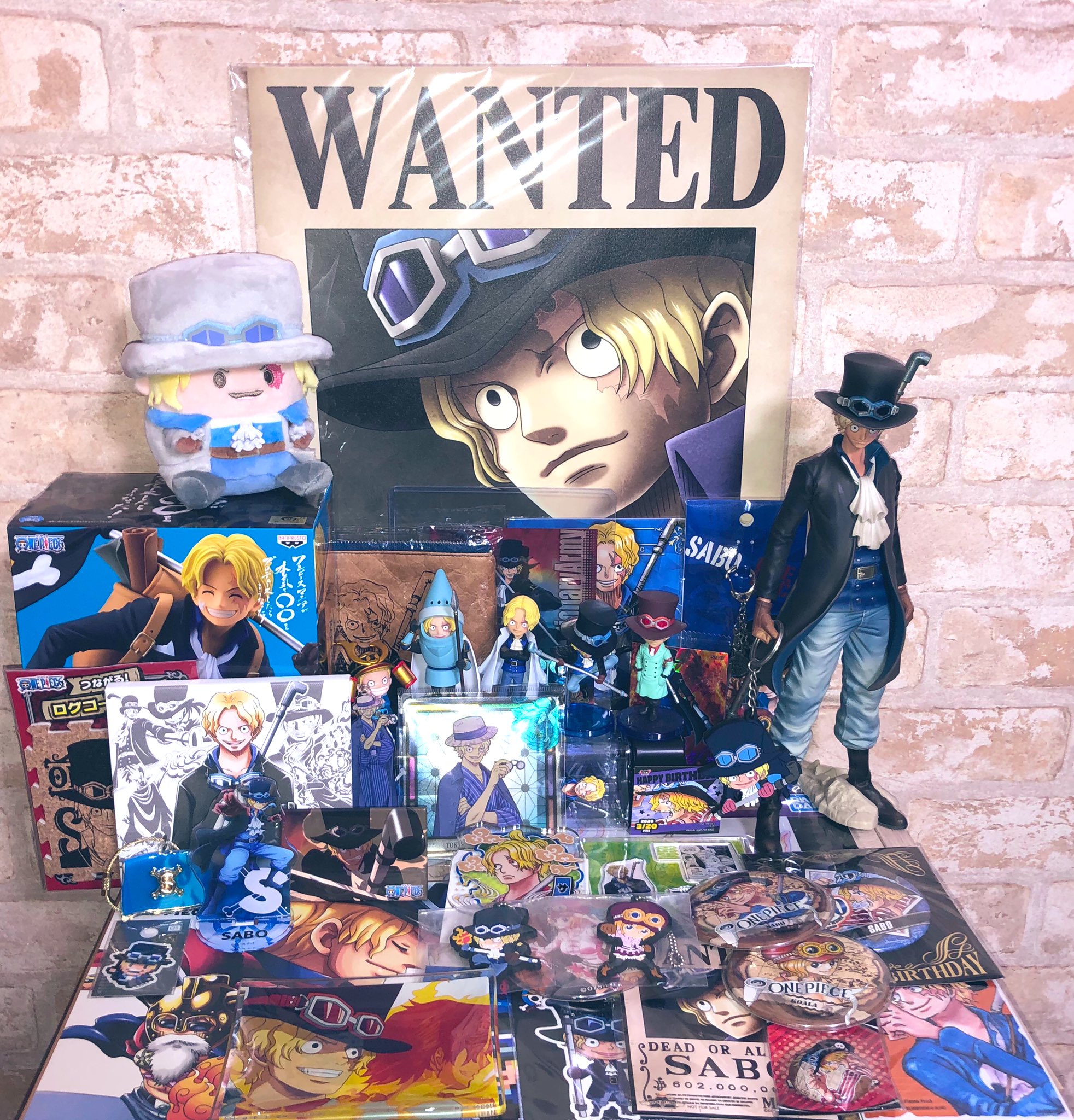 Twitter 上的 げんた One Pieceの日 連載23周年おめでとうございます 推しグッズ集めた まだ他にもあるけど収まりきらんから これだけです これからももっとサボ 革命軍 グッズ集めていきます Onepieceの日 サボ コアラ ワンピース