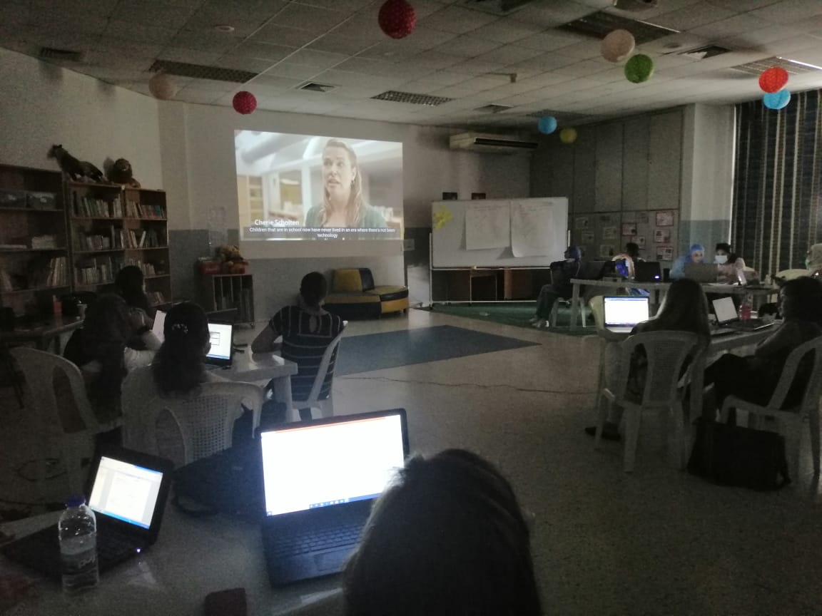 HenaineSamia's tweet photo. Explore, Engage, Experience!
This was the way we involve our preschool #PYP teachers in learning about Microsoft Teams essential features @Hhhsinfo 
@DaraziFarah @TawilNoor #transformlearning #transformpedagogy #training @MicrosoftEDU https://t.co/LJuUE1fI9x