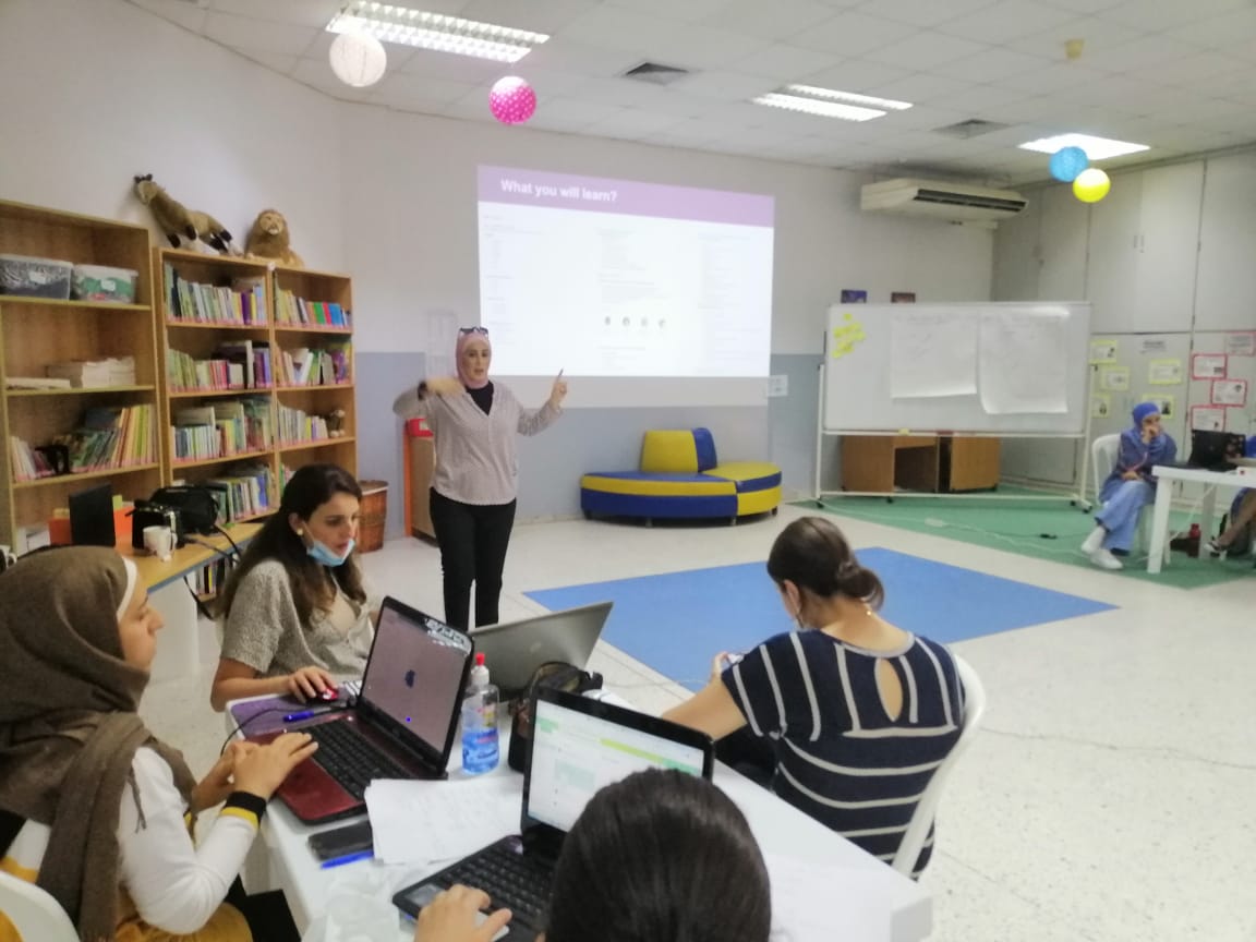 HenaineSamia's tweet photo. Explore, Engage, Experience!
This was the way we involve our preschool #PYP teachers in learning about Microsoft Teams essential features @Hhhsinfo 
@DaraziFarah @TawilNoor #transformlearning #transformpedagogy #training @MicrosoftEDU https://t.co/LJuUE1fI9x