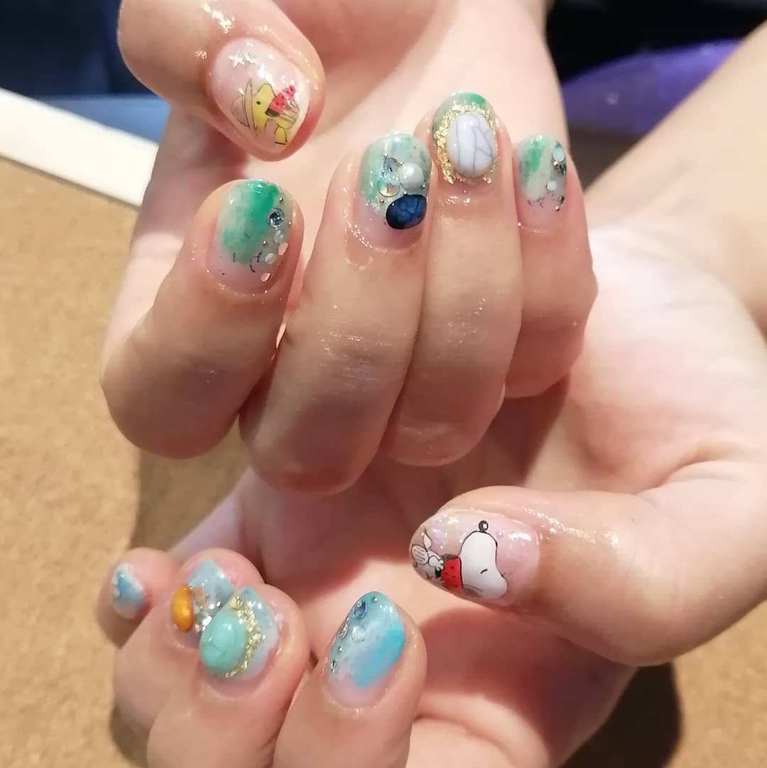 Hisae Nail お客様ネイル 久々に普通の夏ネイルにスヌーピー 見つめあって食べるスイカ可愛い W ありがとうございました ネイル 痛ネイル キャラネイル ネイルアート 手描きイラスト 手描き アート 模写 スヌーピー スヌーピー