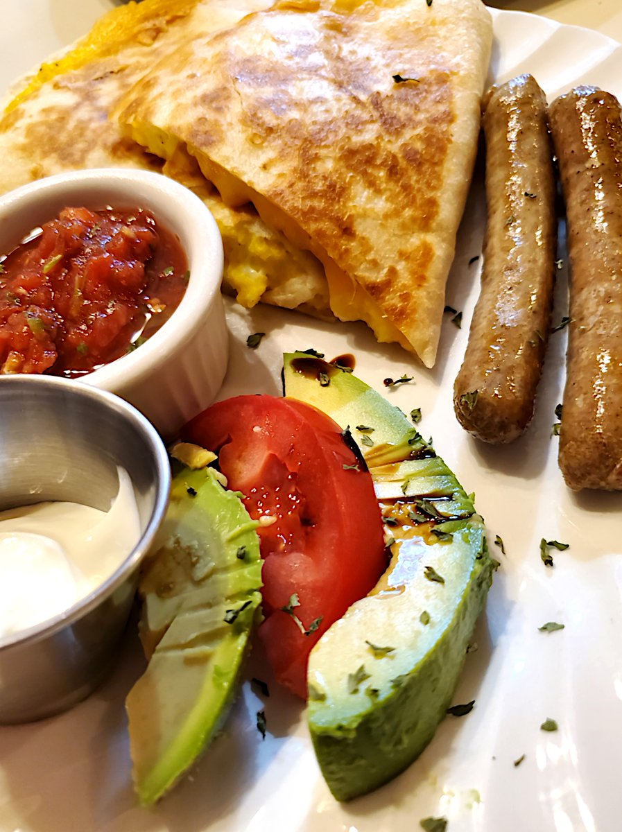 5OjoBB's tweet photo. This morning's breakfast at the 5 Ojo Inn Bed and Breakfast in  Eureka Springs, AR....

#eurekasprings #bedandbreakfast #breakfast #gourmet #5Ojo https://t.co/9cKe2uQmxQ