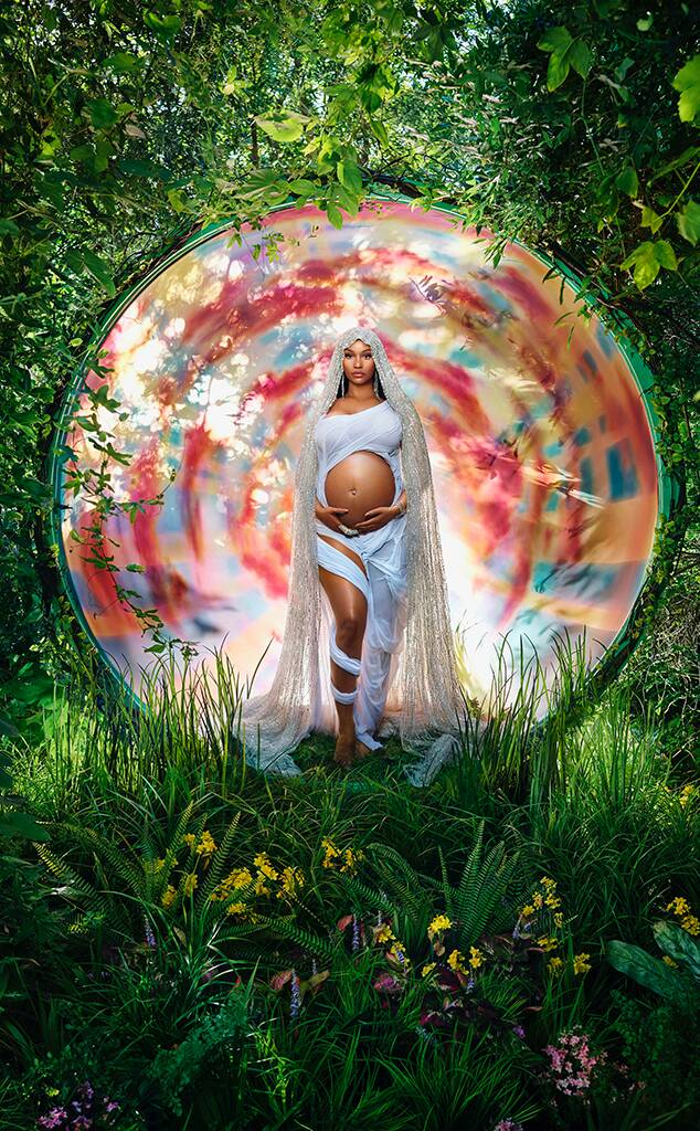 MillennialToons's tweet photo. Nicki Minaj reveals all with these stunning photos. Wishing her a safe and healthy pregnancy🙏♥️ https://t.co/j6XJ18cIRo