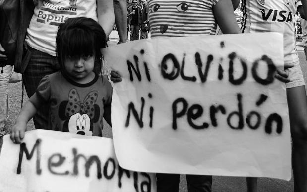 FOLprensa's tweet photo. #JUJUY  "La noche del Apagón" de Ledesma
A 44 años de la masacre ¡No olvidamos, no perdonamos!
La resistencia sigue, y seguirá hasta la batalla final https://t.co/pQCRYhwi5Y
