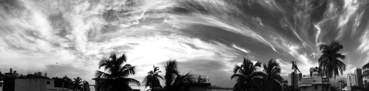 TanmayToraskar's tweet photo. Cloud trails panorama #cloudtrails #skyview #Monochrome #iphoneography #panorama https://t.co/OBpknPsfnX