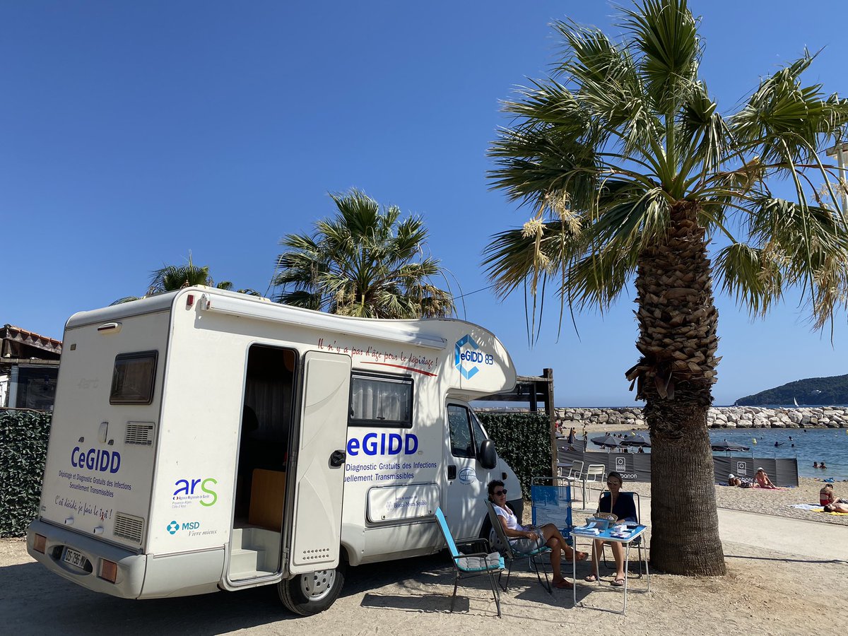 CegiddVar's tweet photo. Journée prévention avec distribution de préservatifs et d’#autotest #VIH sur la plage du #Mourillon de #Toulon https://t.co/lAA9QwgOzR