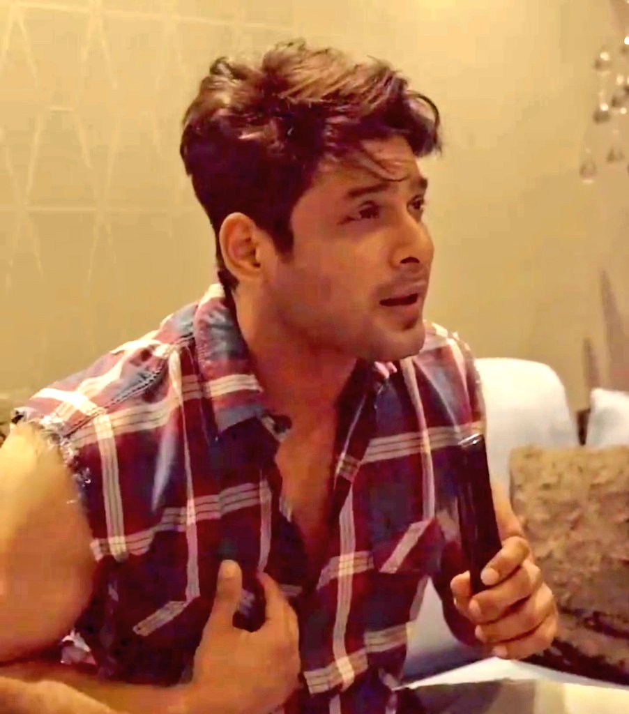 positivefarha's tweet photo. He is so adorable 🤗
#SidharthShukla promoting the song #EkTarfa by Darshan raval.

#DilKoKaraarAaya

Ig link:
https://t.co/OM1HB9xuig https://t.co/3nHR7SVC9H