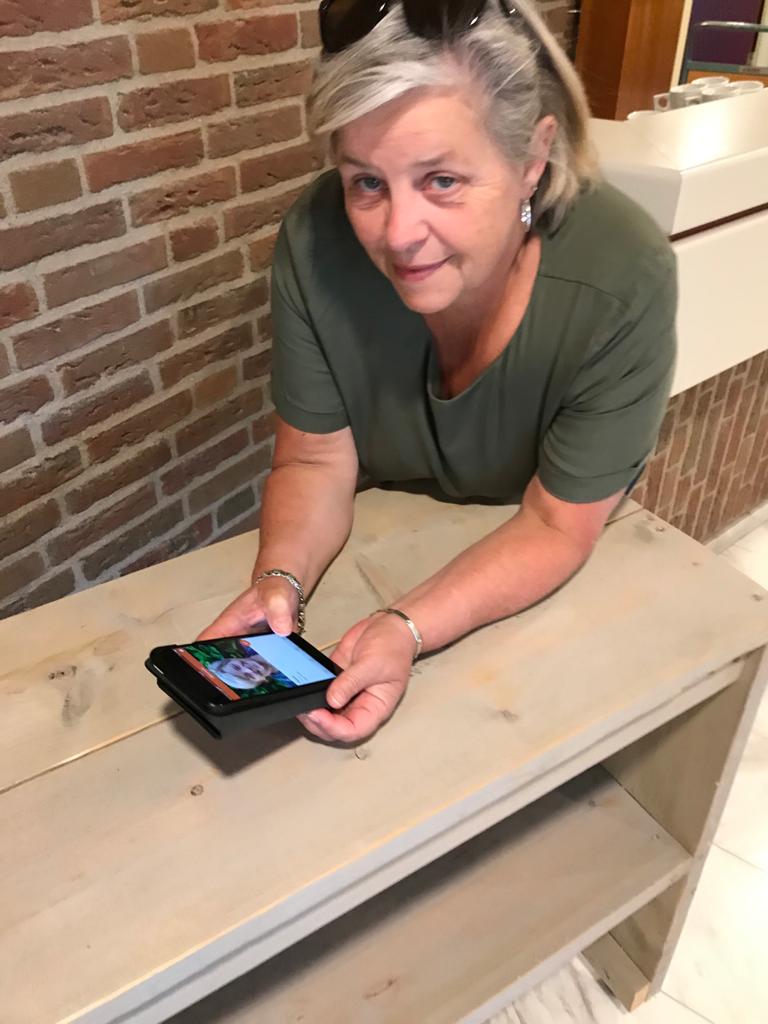 Een buurtgenoot vragen om “gewoon” even iets te doen, zonder dat deze er iets voor terug verwacht. Het klinkt zo makkelijk, maar toch durven we weinig om hulp te vragen. Probeer dan Whapp van WeHelpen eens? Zelfs onze wethouder Petra van der Wereld is fan!
dedriemaster.nu/nieuws/wil-jij…