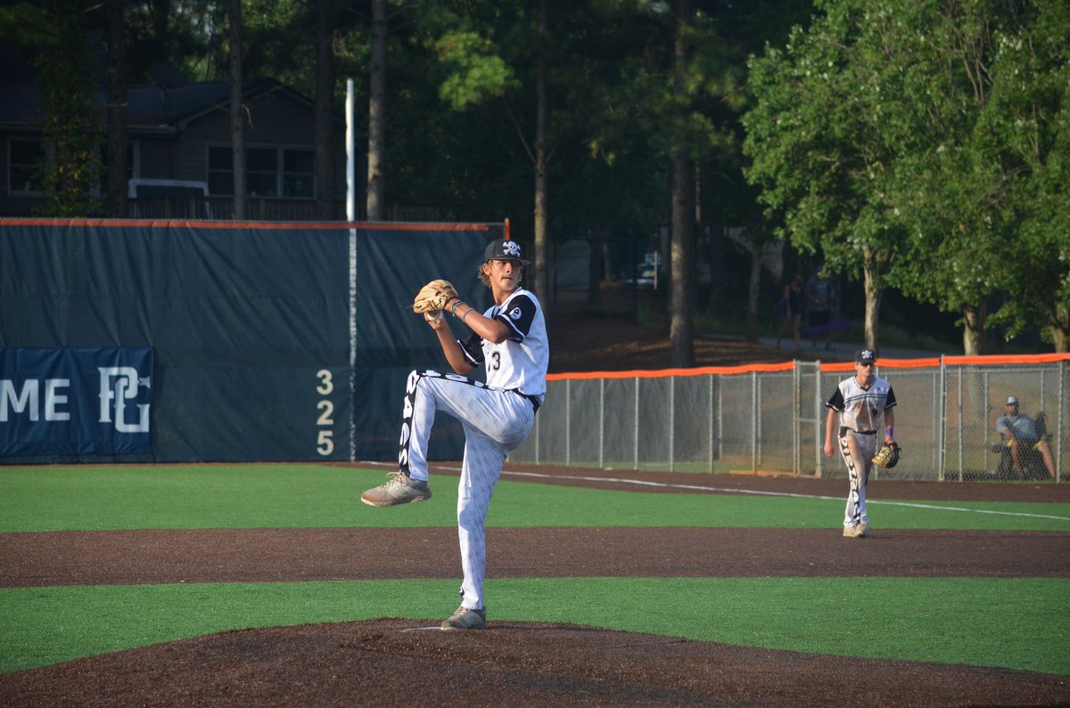 austin_gordon8's tweet photo. I’m excited to announce that I’ve officially committed to play baseball and continue my education at Clemson University. To everyone who has helped me along the way - thank you for your love and support! I wouldn’t be where I am today without each and every one of you! #allin https://t.co/tiwJX0qjEg