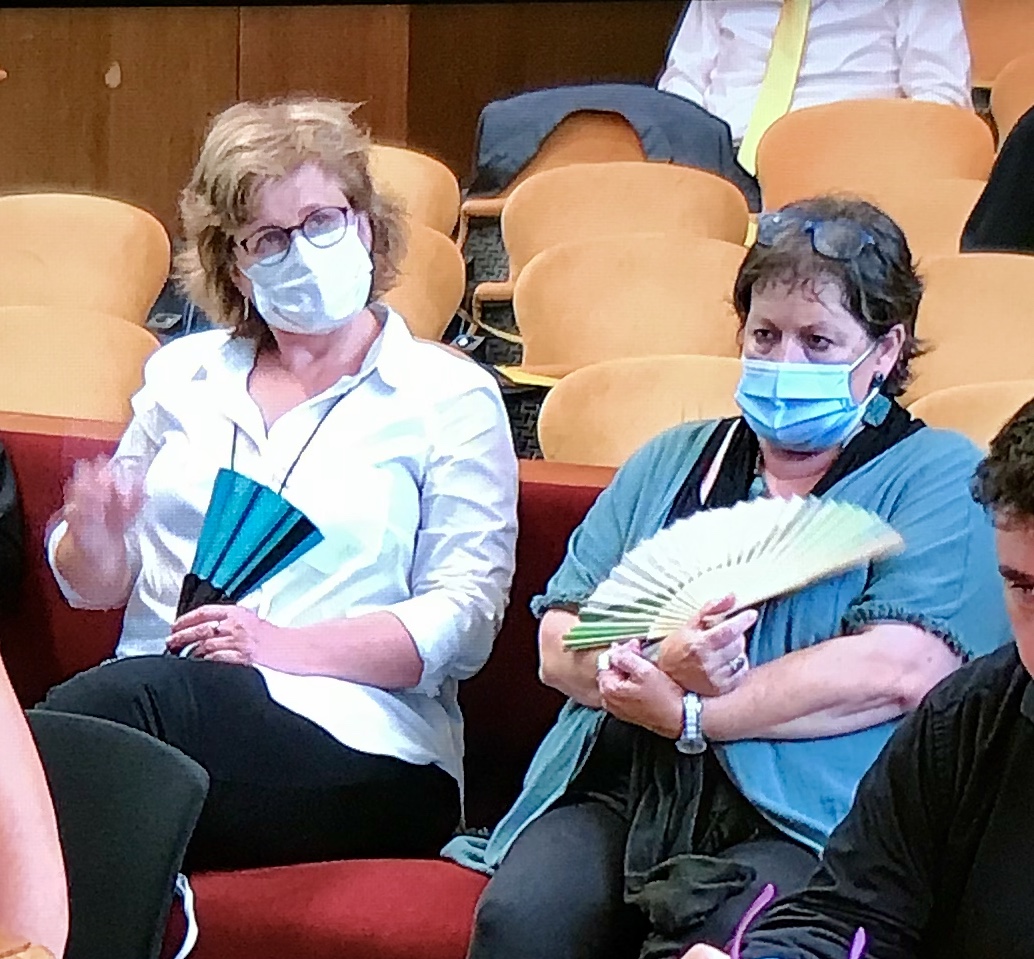 QuicoSalles's tweet photo. Déu n'hi do els braços que estan fent l'Anna Simó i la Ramona Barrufet amb els vanos. Sortiran del judici com en Balboa https://t.co/SqBR56AIGL