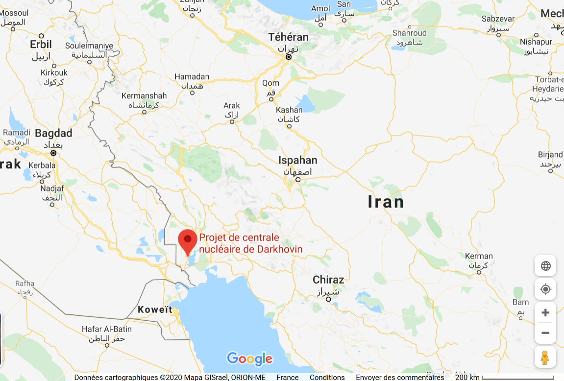 10/ La centrale sera construite à Darkhovin, au sud d’Ahvaz sur le fleuve Karun. Mais, à la fin des 70’s, la crise économique et la colère monte en Iran. Le pays tente de troquer les centrales Françaises contre du pétrole et tarde à signer les contrats définitifs.