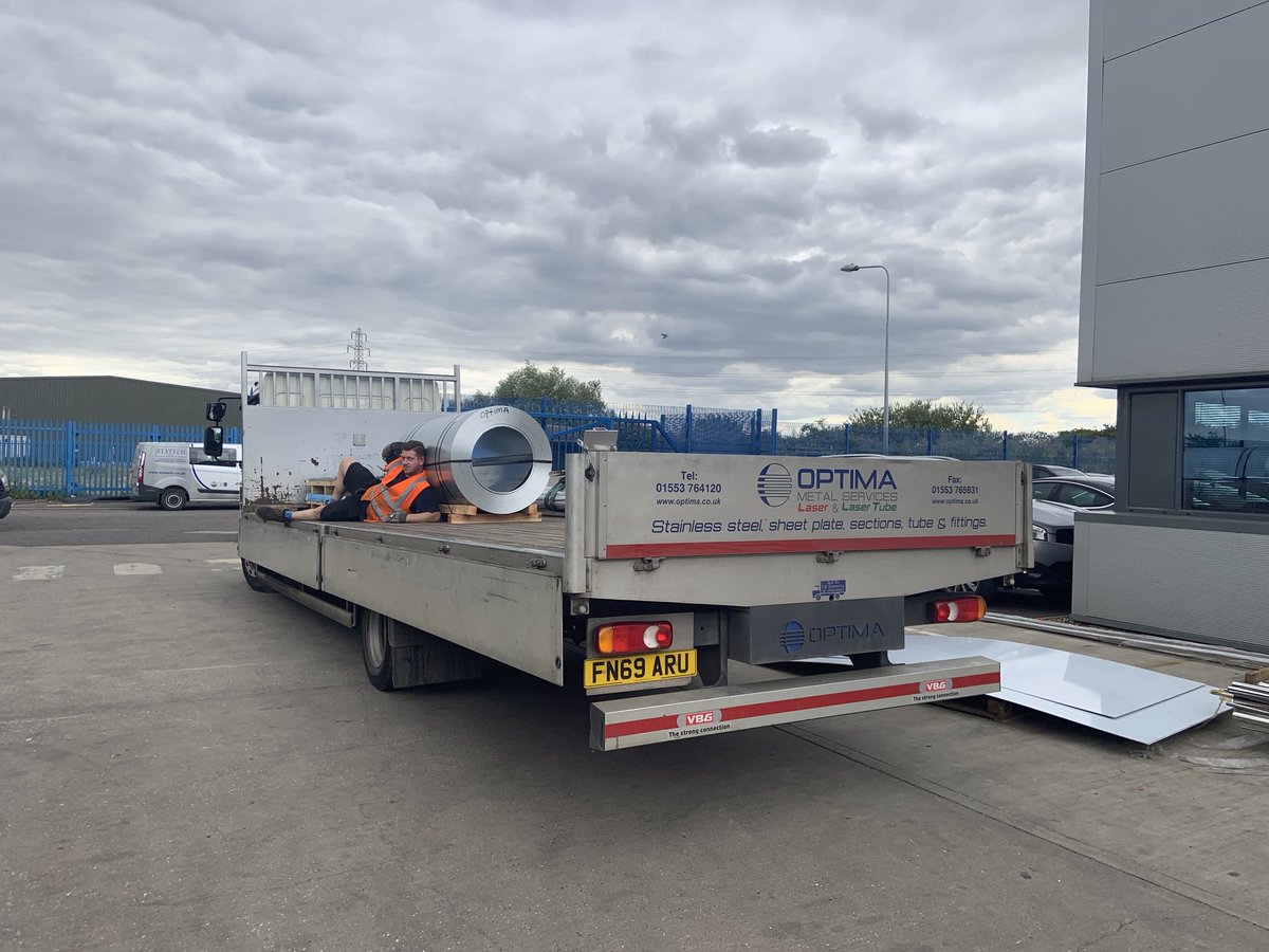 Optimametal's tweet photo. This old thing is definitely heavier that it looks! And so is the Coil beside him. 4 tonne of coil being delivered to the South of England. If we don’t have in stock we will do our utmost to source it for you. Try us for quotes on info@optima.co.uk #heavymetal https://t.co/TKdO2yaG9n