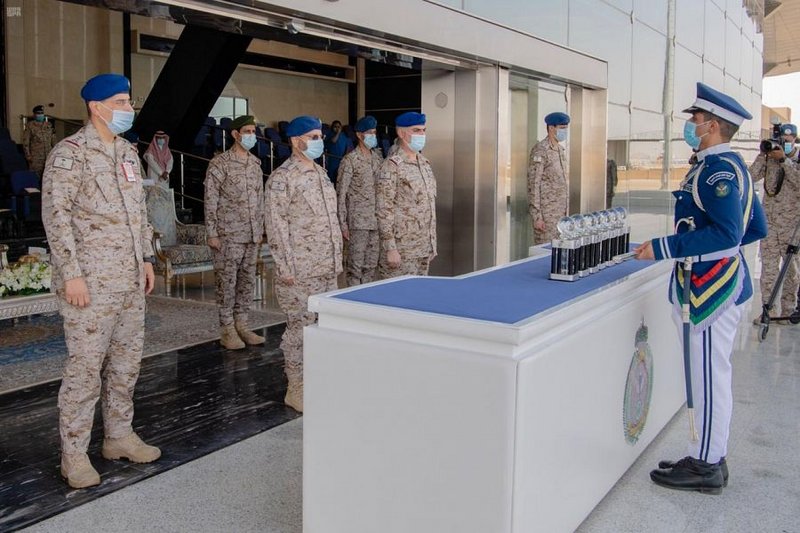 sabqorg's tweet photo. "الرويلي" يرعى حفل تخريج الدفعة 98 من طلبة كلية الملك فيصل الجوية.

https://t.co/uFNzWcRVGk https://t.co/5IQdOooqEh