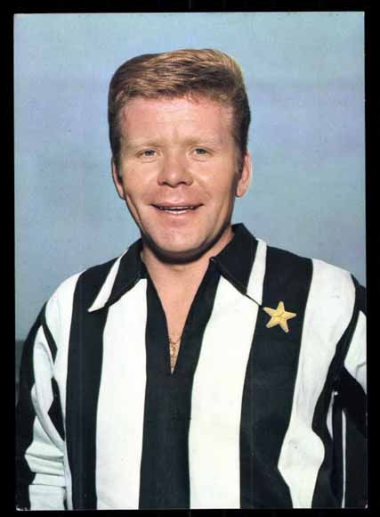 TifosiBN's tweet photo. Helmut #Haller ๐ฉ๐ช (Augsburg, 21 luglio 1939 โ Augsburg, 11 ottobre 2012). Centrocampista della #Juventus dal 1968 al 1973, 171 presenze 32 reti. 2 scudetti.
https://t.co/noBt6DQ70v ricorda il grande #Helmuttone.
https://t.co/oXc21WHASE https://t.co/mIUjtYDBI0