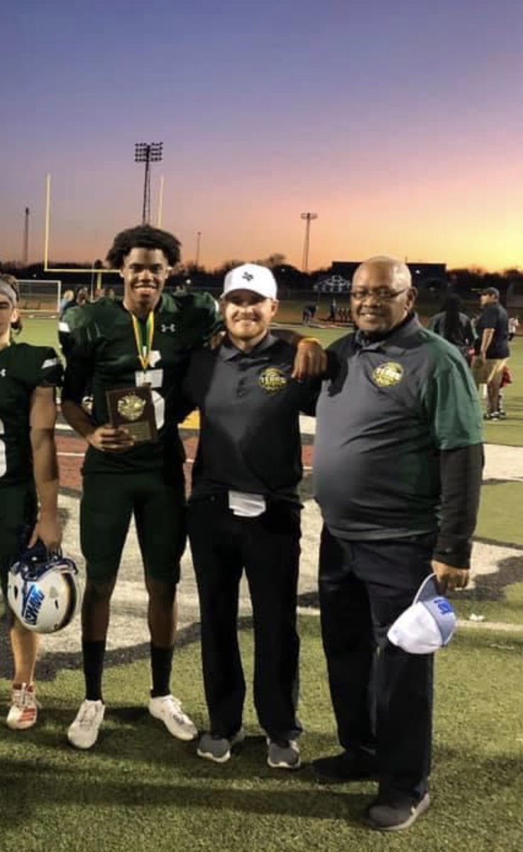 _Coach_Sparks_'s tweet photo. This one hits deep. Coach Wash has meant so much to me these past 2 years. He is seriously one of the best men I have ever been around and has been a positive impact on so many. It breaks my heart to know I won’t get anymore time on earth with you Coach. Love you Coach Wash 🙏🏼😭 https://t.co/GcJ7XG2LGA