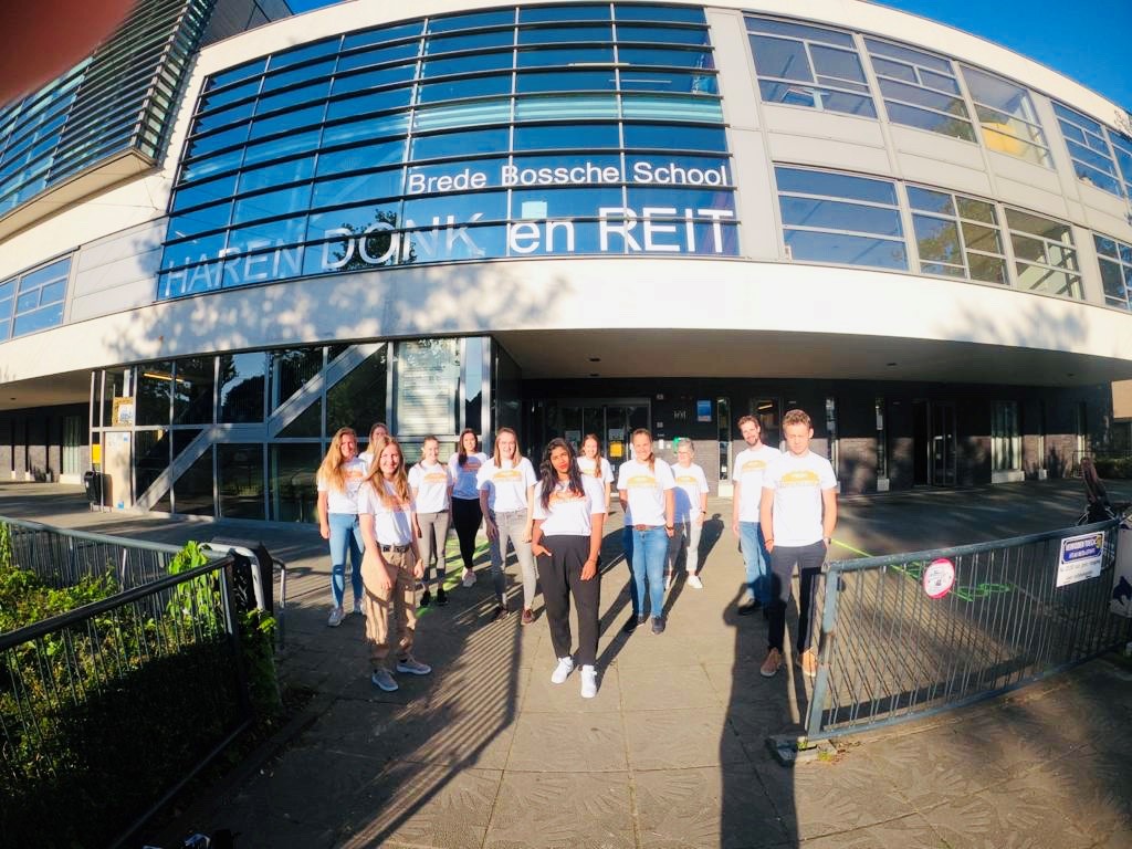 Deze toppers van leerkrachten, pedagogisch medewerkers &amp; pa's vangen de komende 4 weken ruim 65 kids op bij onze #zomerclub <a href="/shertogenbosch/">'s-Hertogenbosch</a>! Top initiatief, we hopen deze kinderen een onvergetelijke #Bossche #Zomer te geven! @Compasnul13 <a href="/signumonderwijs/">Signum Onderwijs</a> <a href="/atoscholenkring/">ATO-Scholenkring</a> @Kanteel